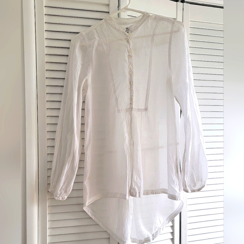 White Tunic style lightweight blouse by Birger et Mikkelson.